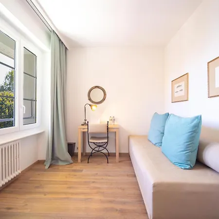 Au Major Davel Hotel