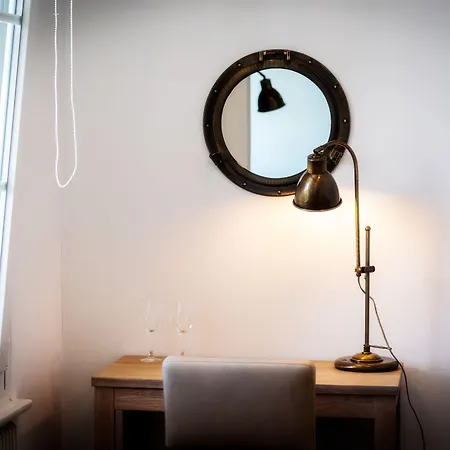 Au Major Davel Hotel Cully