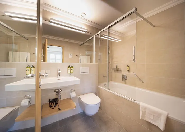 アウ メジャー ダヴェル ホテル 2*